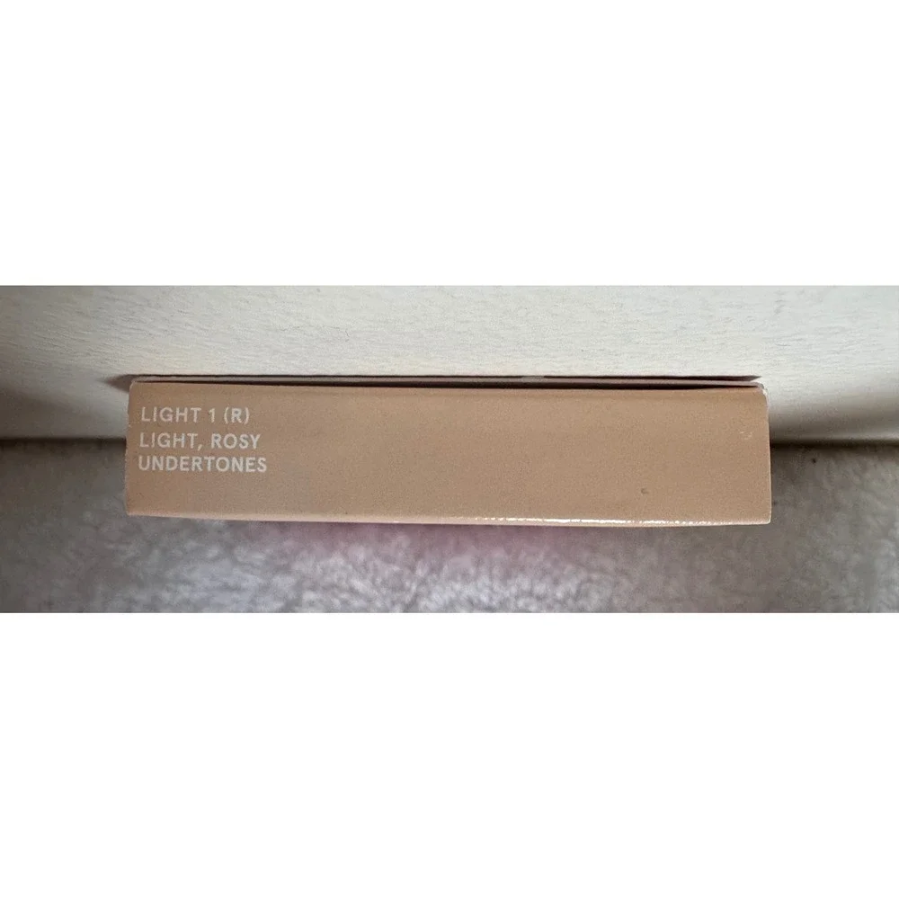 ONE/SIZE Turn Up The Base Versatile Powder Foundation Light 1 (R) 8g 0.28oz New